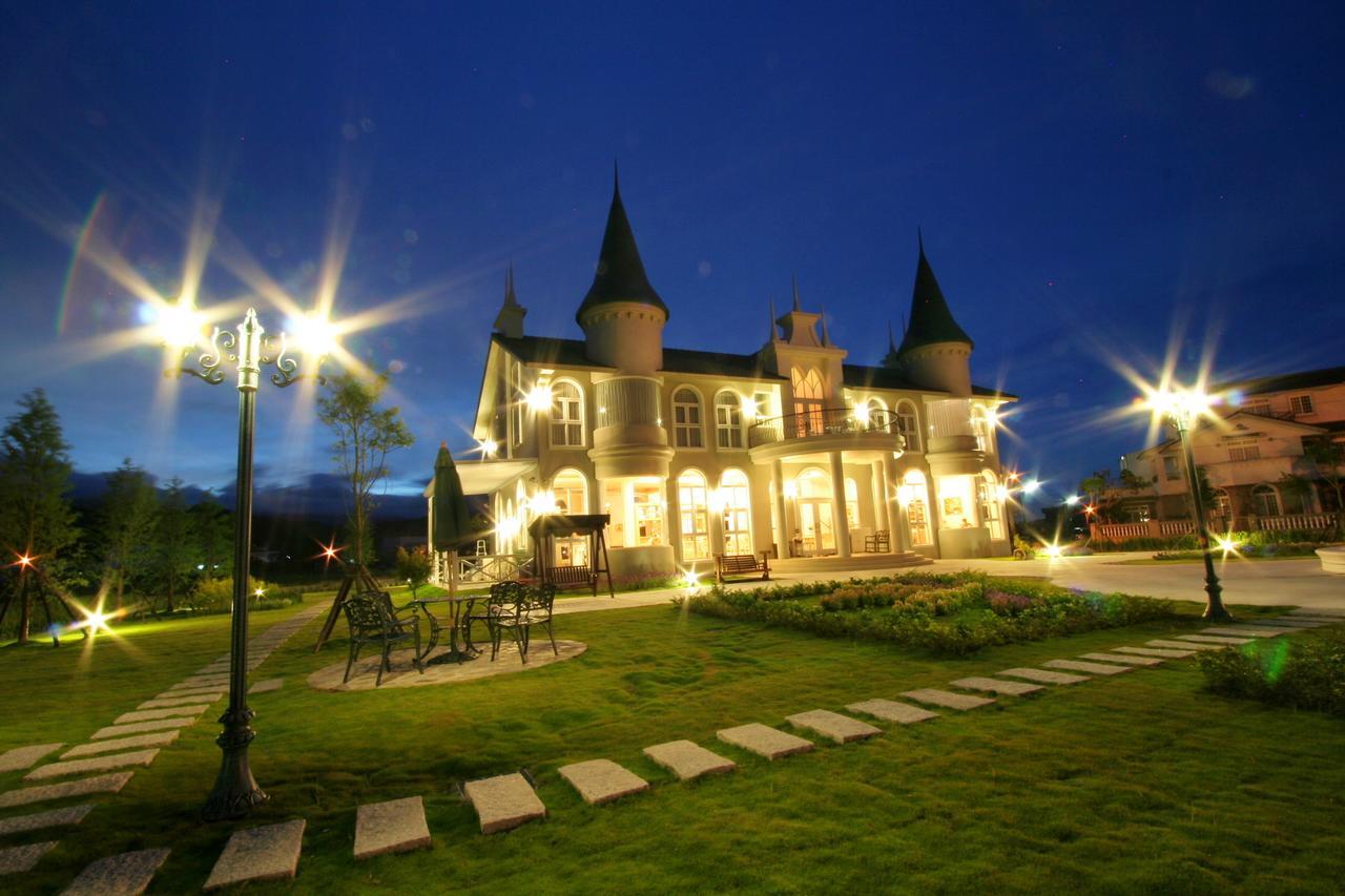 Sigma Castle Apartment Yilan Bagian luar foto