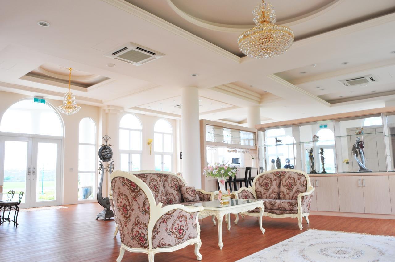 Sigma Castle Apartment Yilan Bagian luar foto