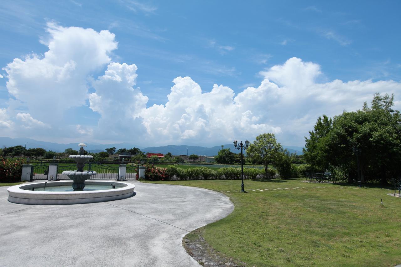 Sigma Castle Apartment Yilan Bagian luar foto