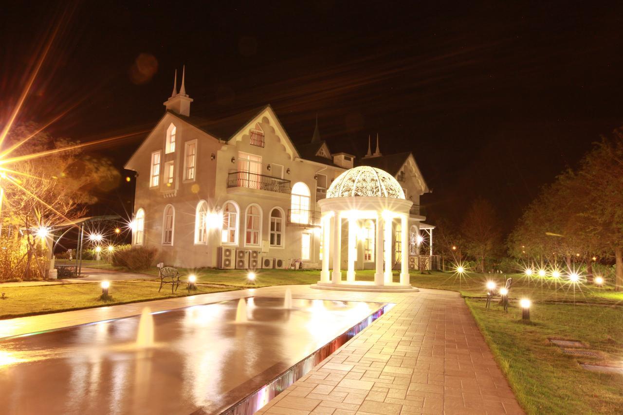Sigma Castle Apartment Yilan Bagian luar foto
